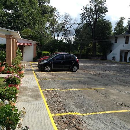 Hotel Tecozautla Buitenkant foto